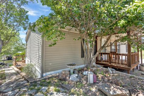 702 Liveoak Kingsland TX 78639