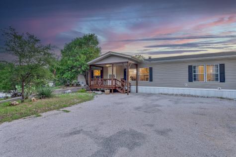 702 Liveoak Kingsland TX 78639