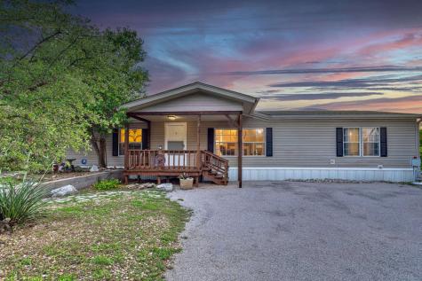 702 Liveoak Kingsland TX 78639