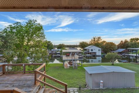 702 Liveoak Kingsland TX 78639