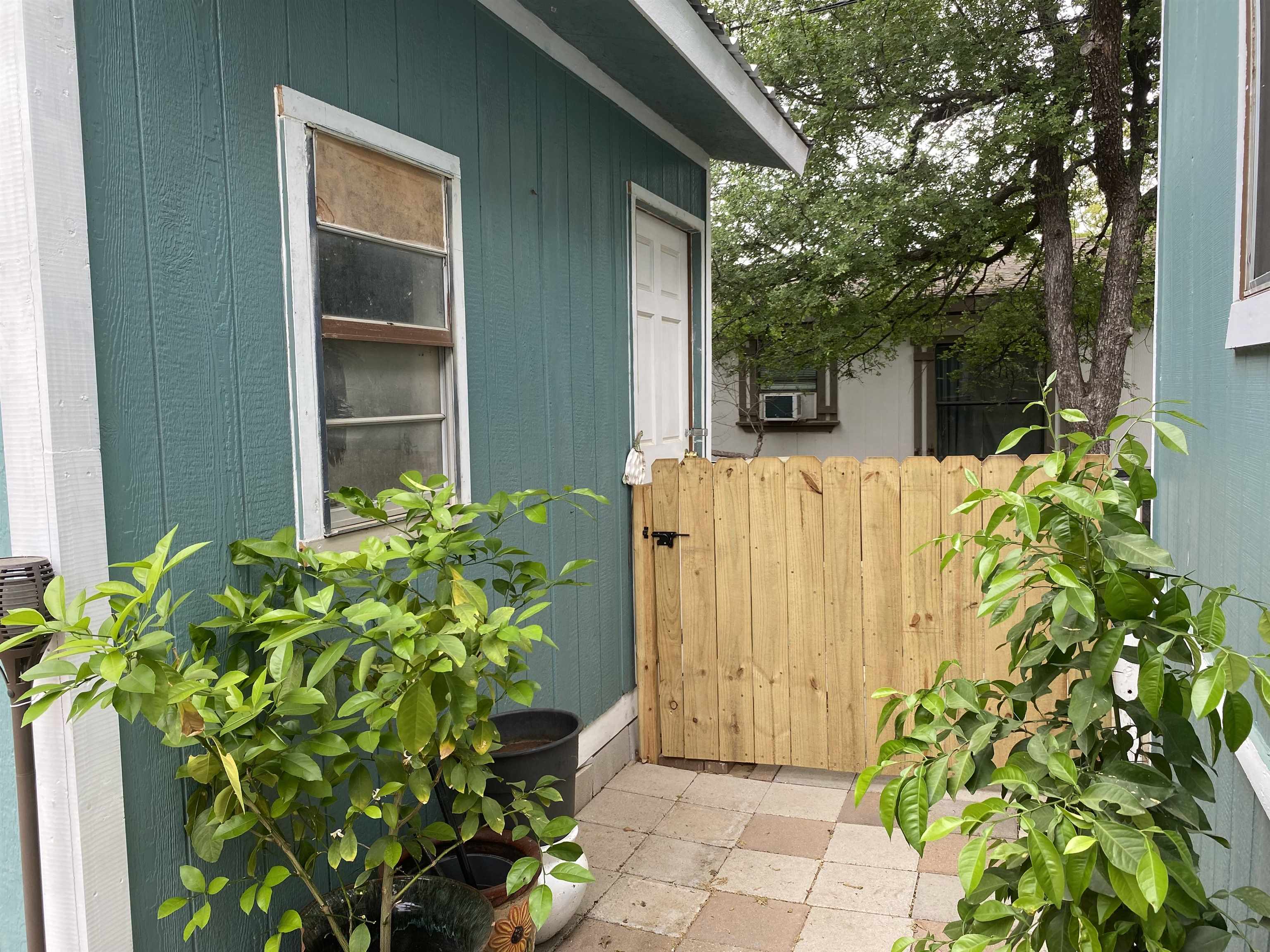 649 Fir Lane Cottonwood Shores TX 78657