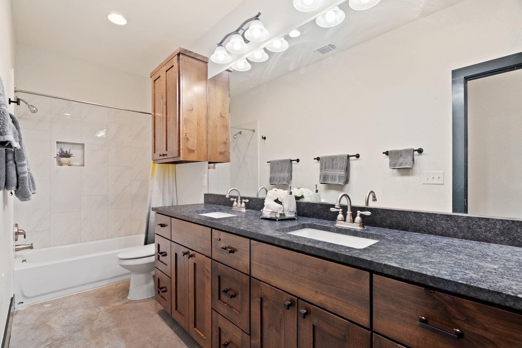 1111 A Cedar Drive Marble Falls TX 78654