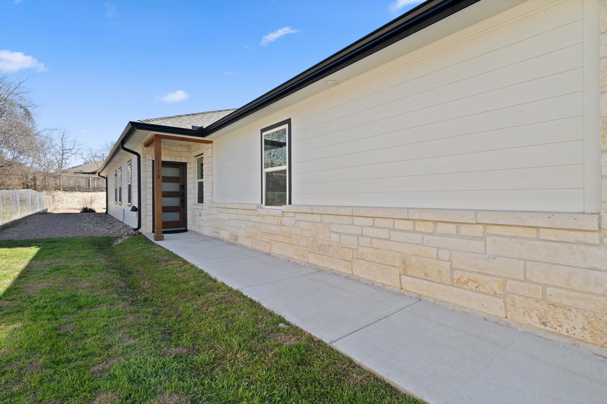 1111 A Cedar Drive Marble Falls TX 78654