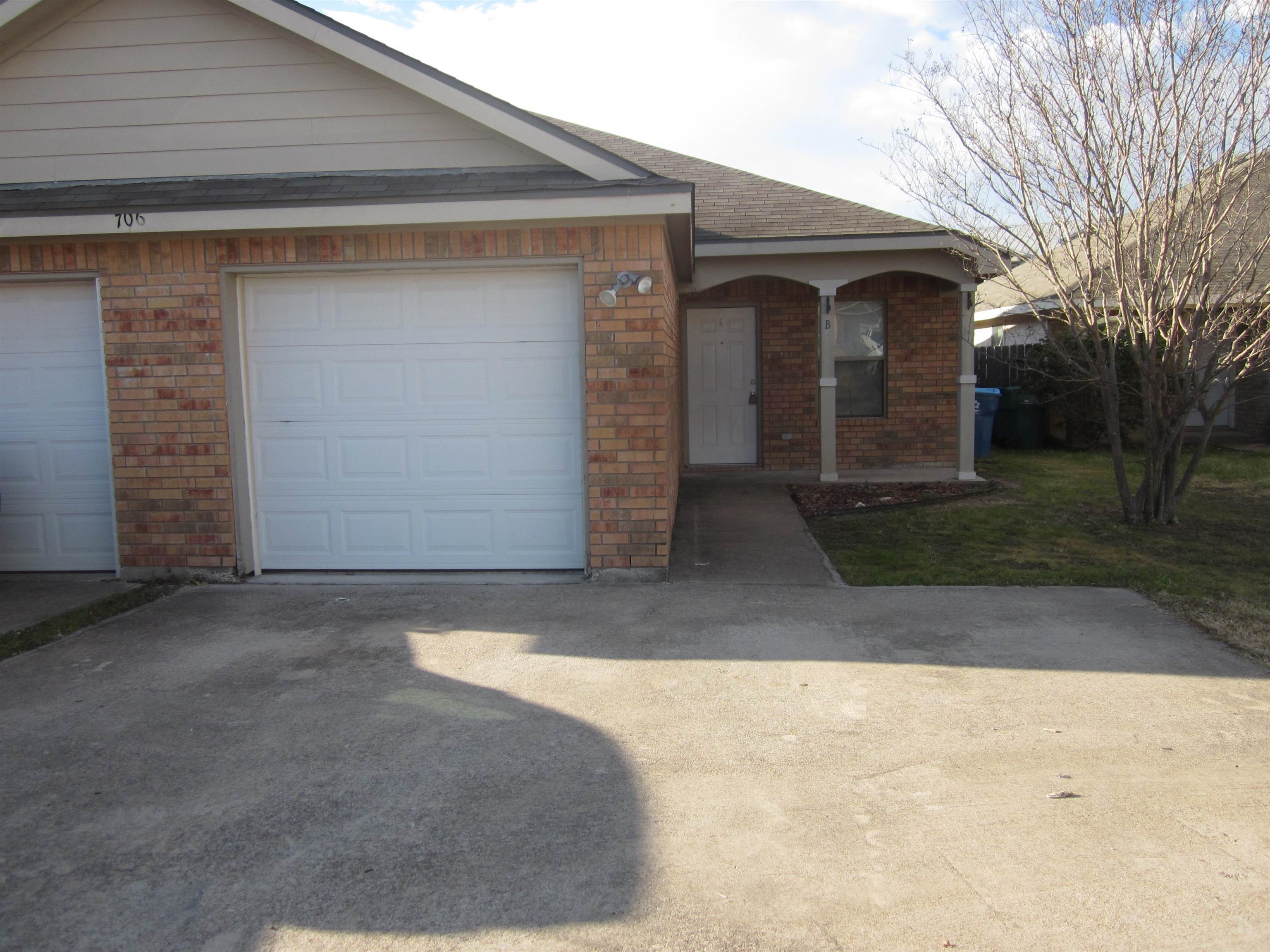 706 B Claremont Marble Falls TX 78654