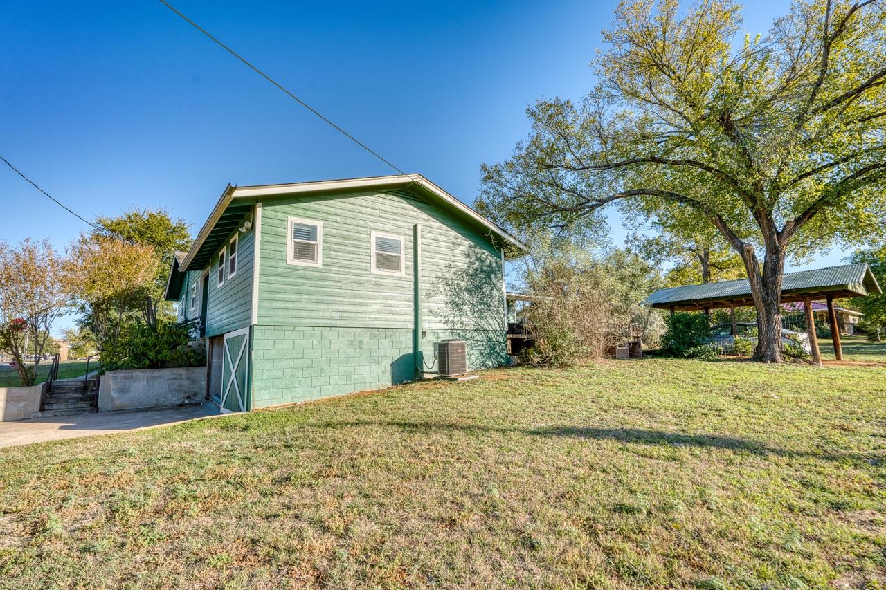 901 Wright Street Llano TX 78643