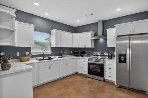 337 E Castlewood Granite Shoals TX 78654
