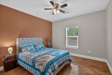 337 E Castlewood Granite Shoals TX 78654