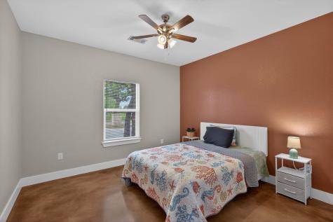 337 E Castlewood Granite Shoals TX 78654