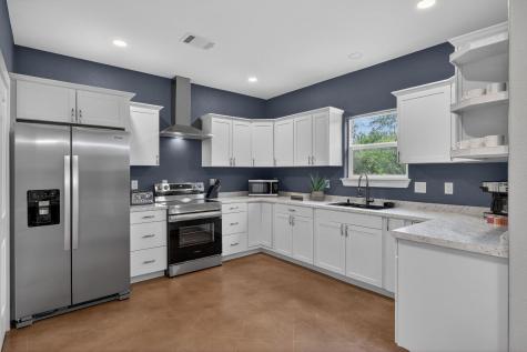 337 E Castlewood Granite Shoals TX 78654