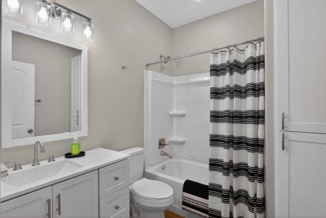 337 E Castlewood Granite Shoals TX 78654