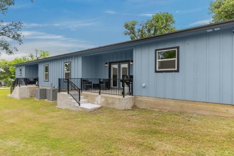 337 E Castlewood Granite Shoals TX 78654