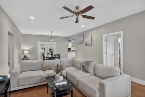 337 E Castlewood Granite Shoals TX 78654
