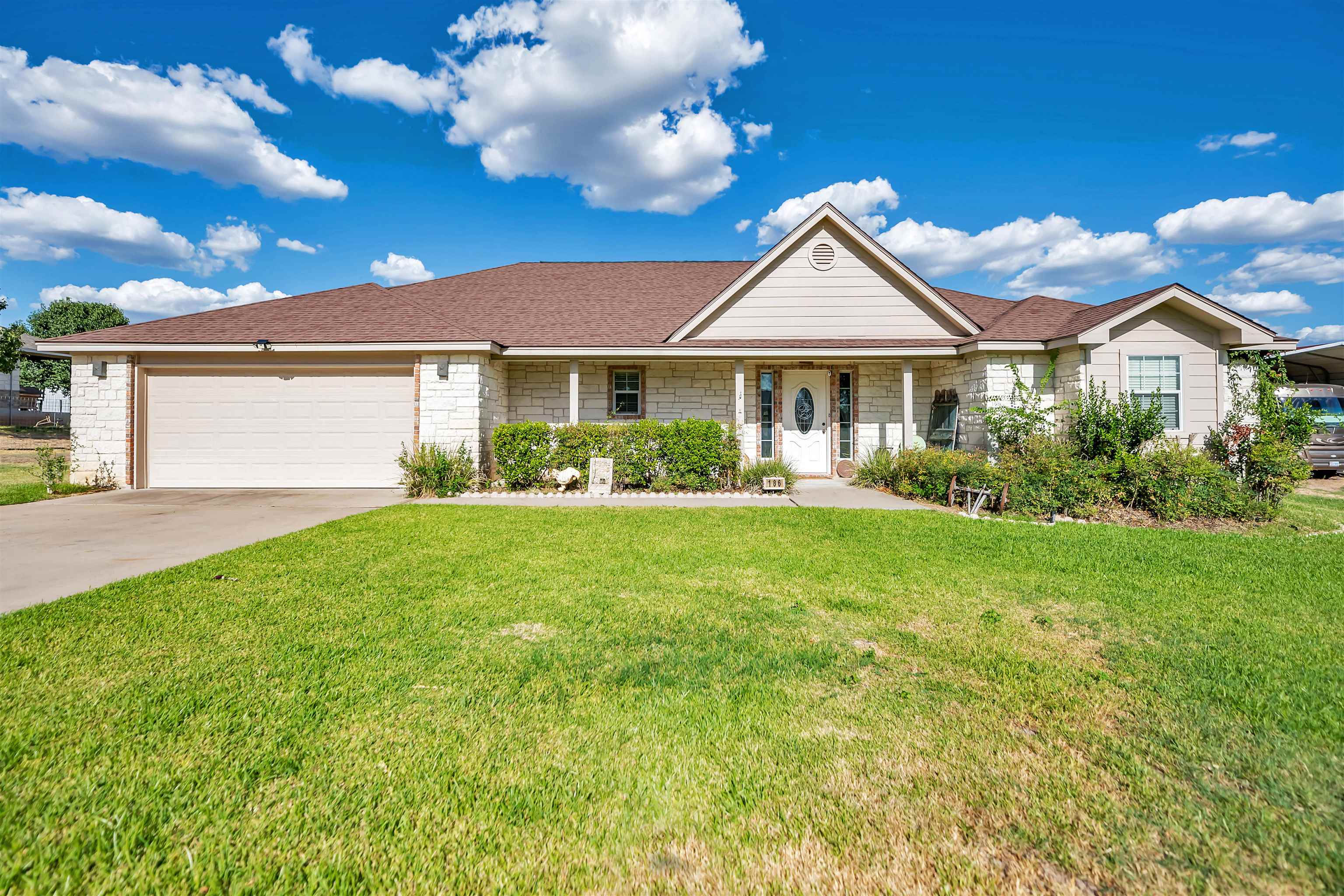 186 Chesterfield Drive Kingsland TX 78639