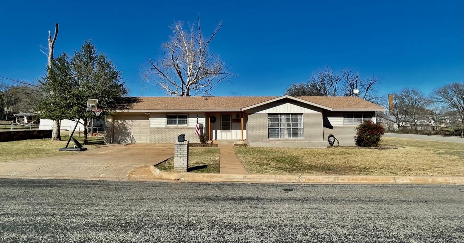 205 W Marble Street Llano TX 78643