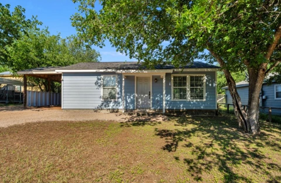 6261 River Oaks Drive Kingsland TX 78639
