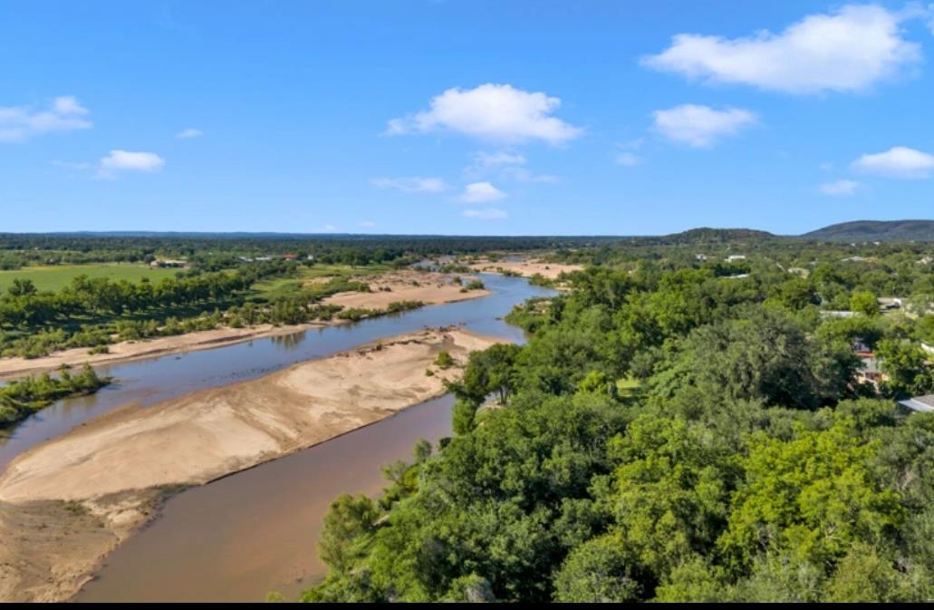 6261 River Oaks Drive Kingsland TX 78639