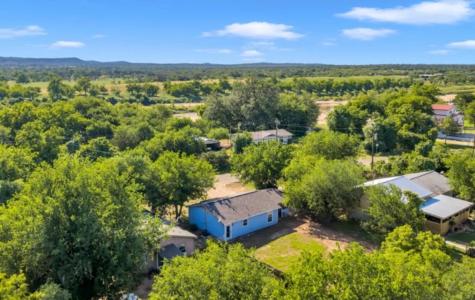 6261 River Oaks Drive Kingsland TX 78639