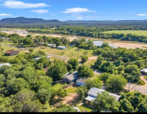 6261 River Oaks Drive Kingsland TX 78639