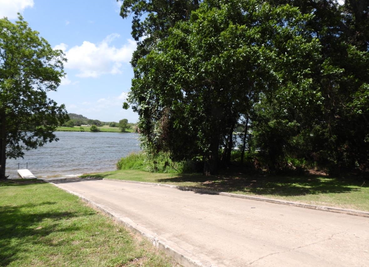 6261 River Oaks Drive Kingsland TX 78639