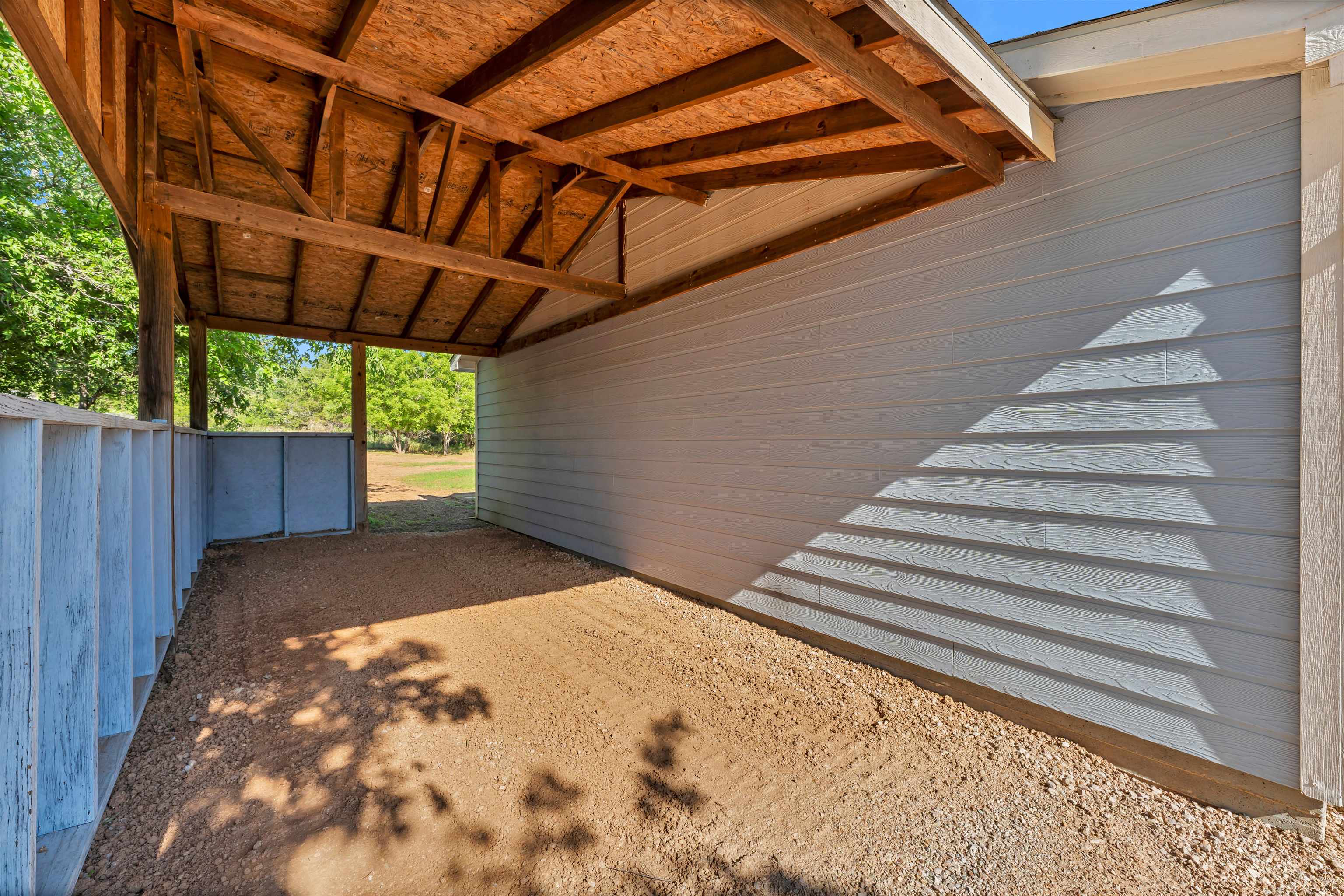6261 River Oaks Drive Kingsland TX 78639