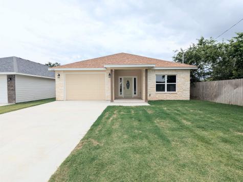 1704 E Avenue G Lampasas TX 76550