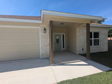 1704 E Avenue G Lampasas TX 76550