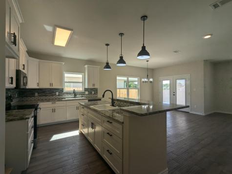 1704 E Avenue G Lampasas TX 76550