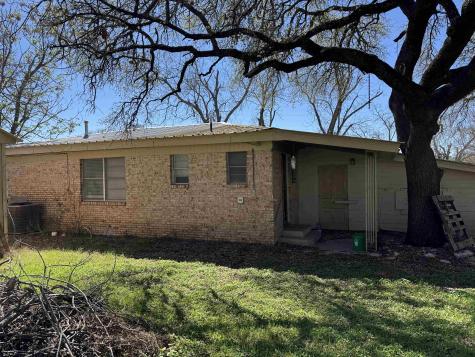 807 N West Burnet TX 78611