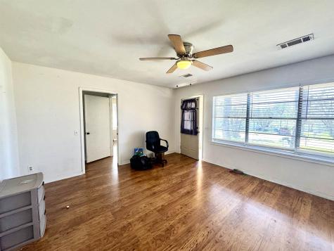 807 N West Burnet TX 78611