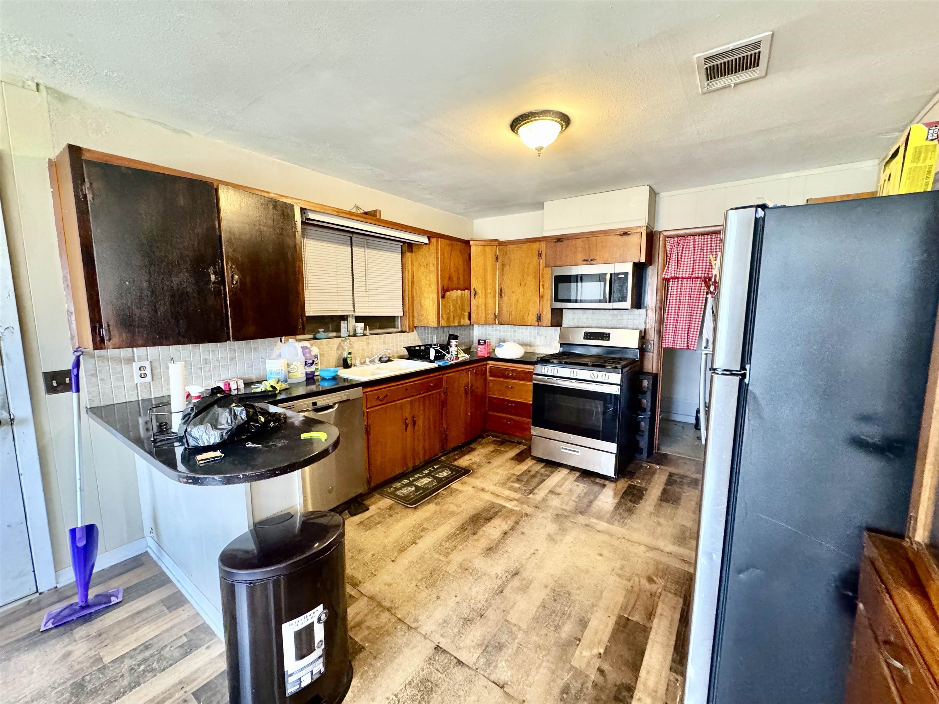 807 N West Burnet TX 78611