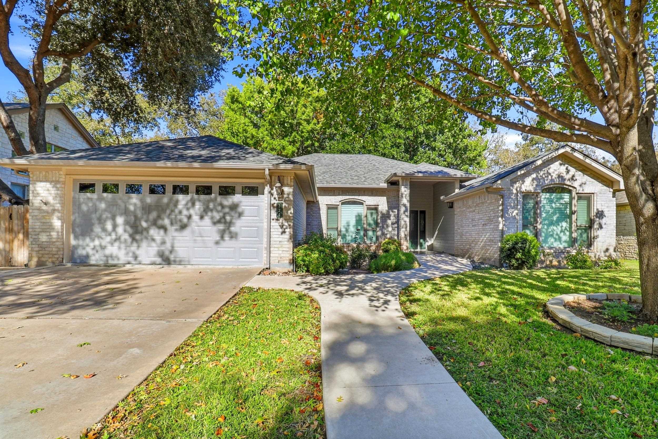 324 Meadowlakes Drive Meadowlakes TX 78654