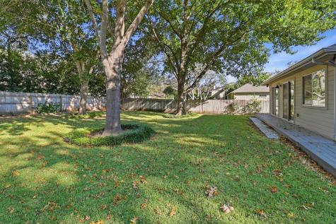 324 Meadowlakes Drive Meadowlakes TX 78654