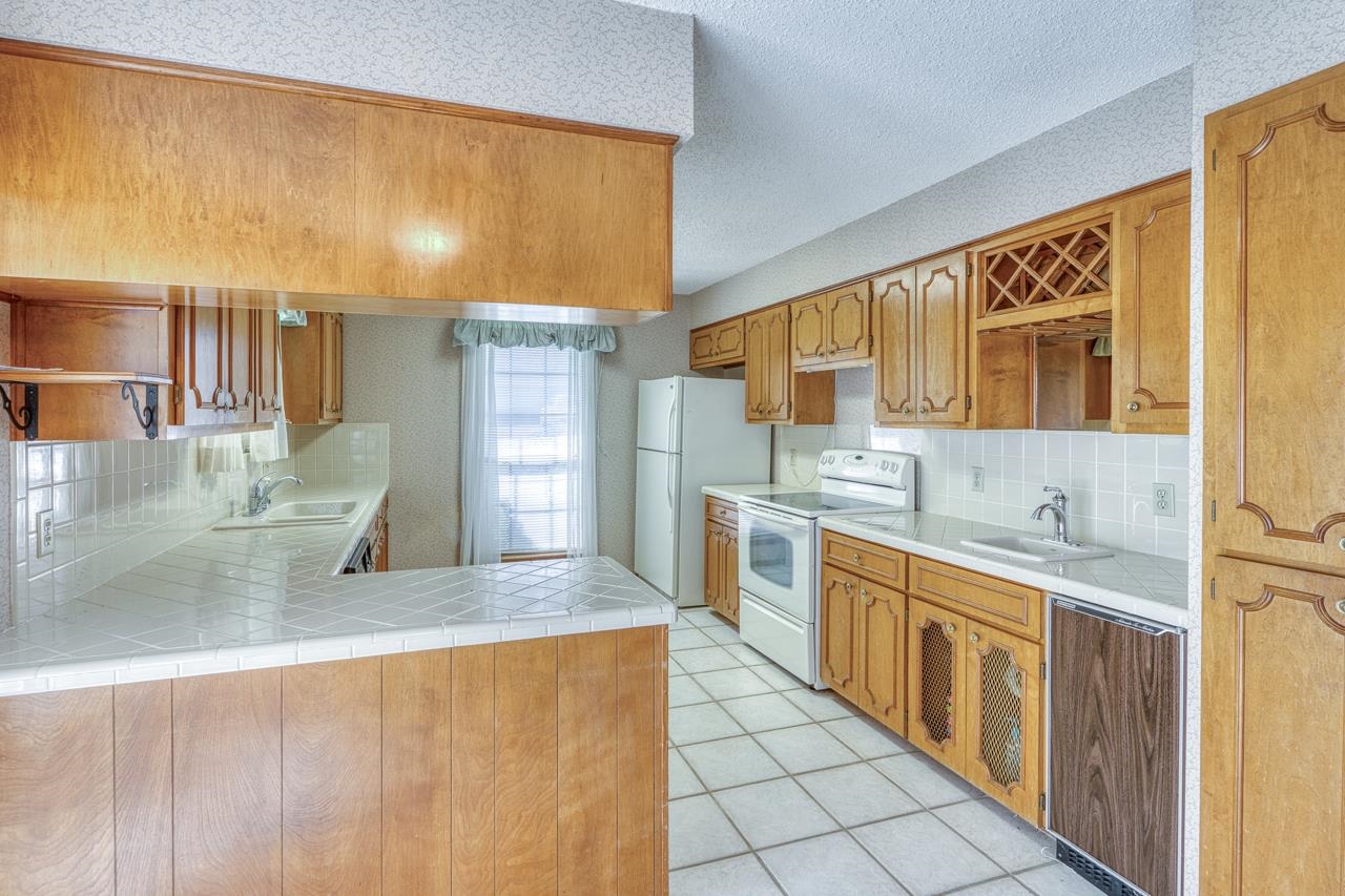 100 Colt Horseshoe Bay TX 78657