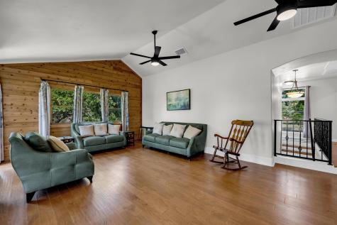 206 S Chaparral Burnet TX 78611