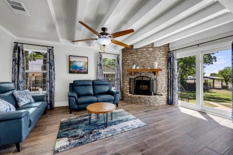 206 S Chaparral Burnet TX 78611