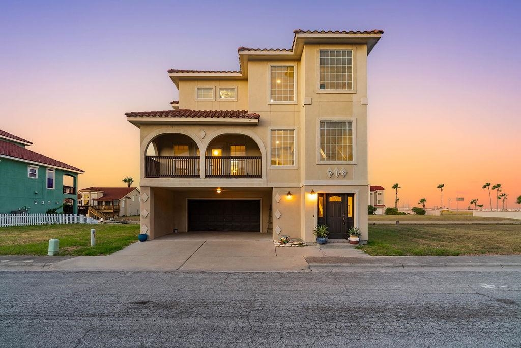 718 Crown Harbor Out Of Area TX 78402