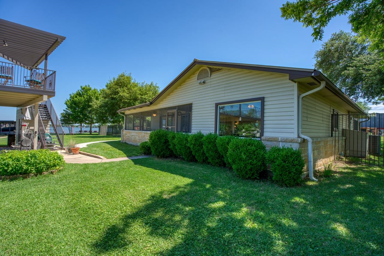 213 Lakeview Sunrise Beach TX 78643