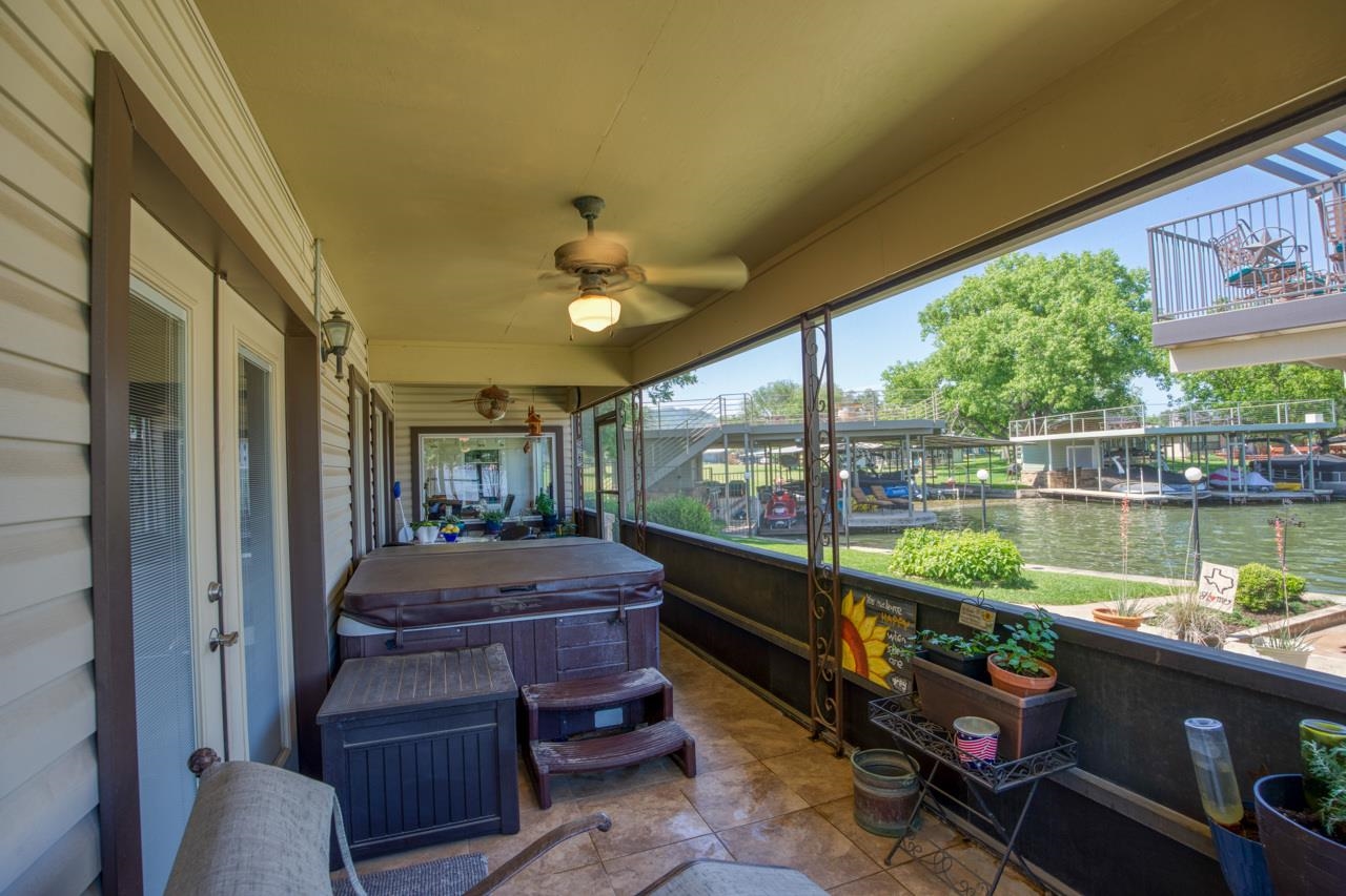 213 Lakeview Sunrise Beach TX 78643