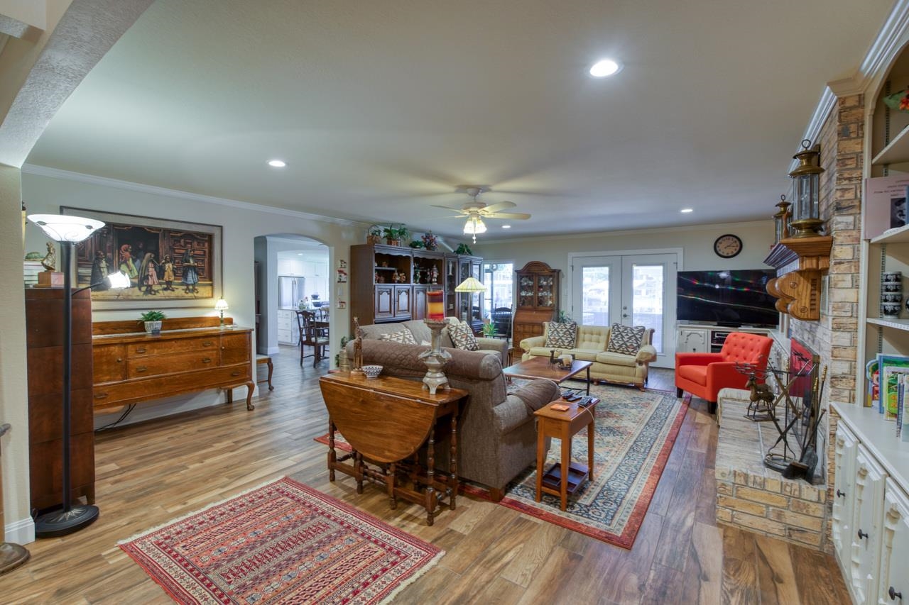 213 Lakeview Sunrise Beach TX 78643