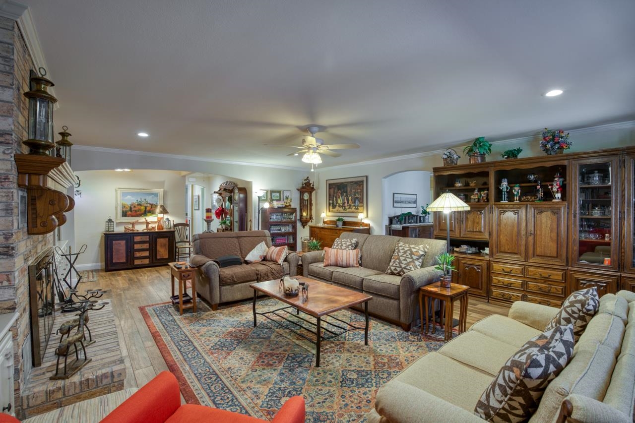 213 Lakeview Sunrise Beach TX 78643