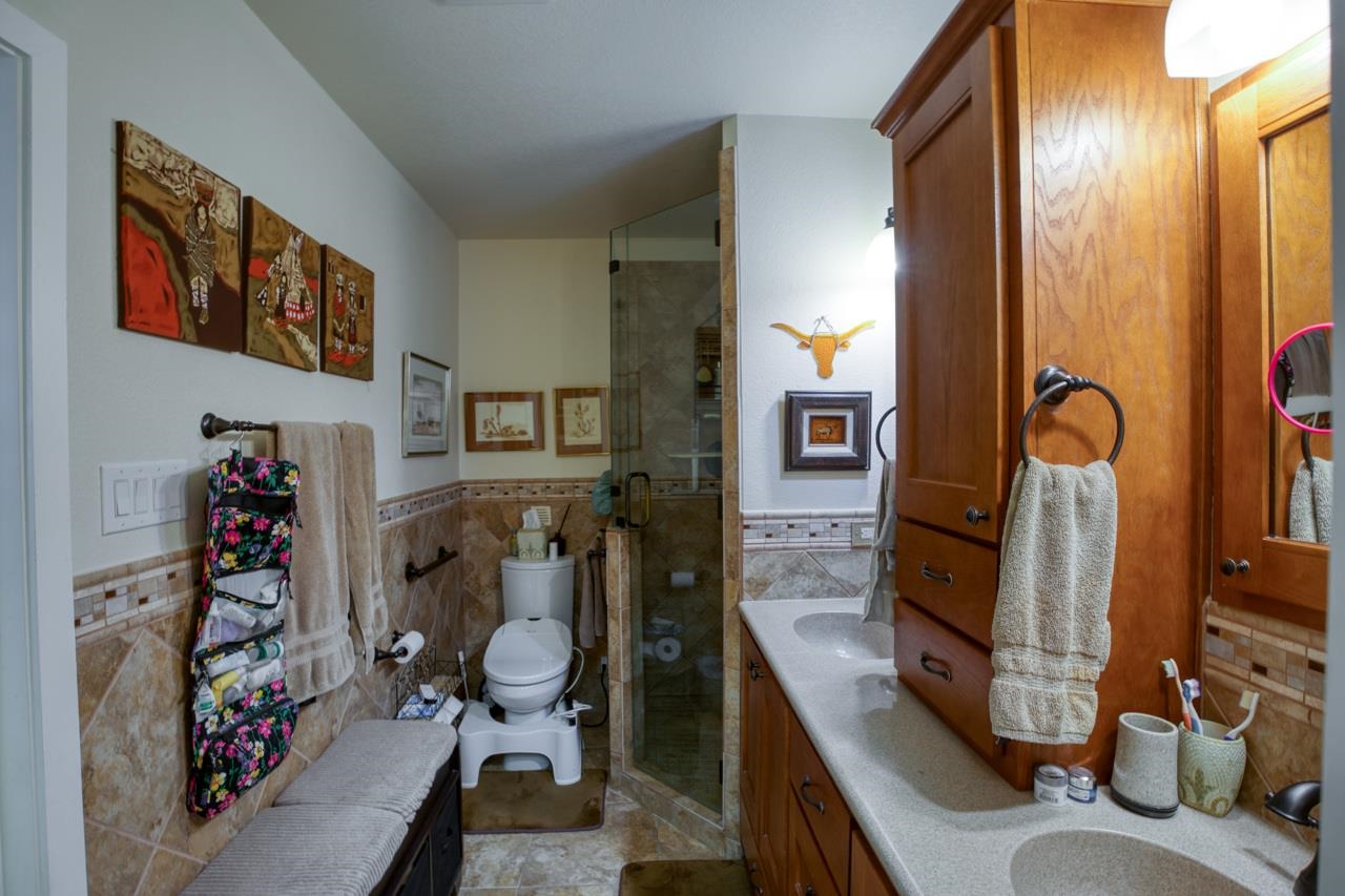 213 Lakeview Sunrise Beach TX 78643