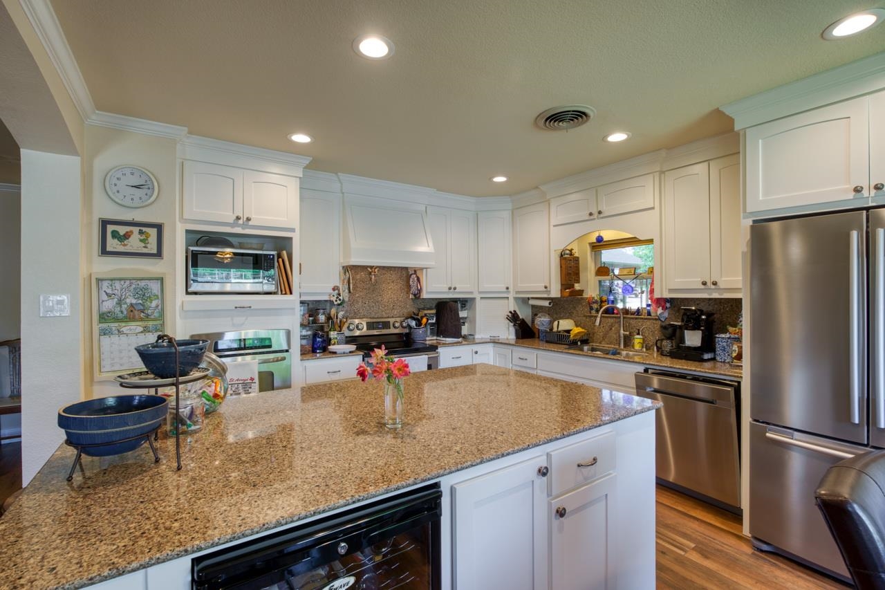 213 Lakeview Sunrise Beach TX 78643