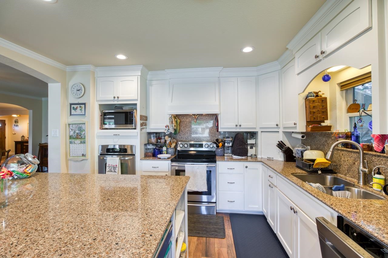 213 Lakeview Sunrise Beach TX 78643