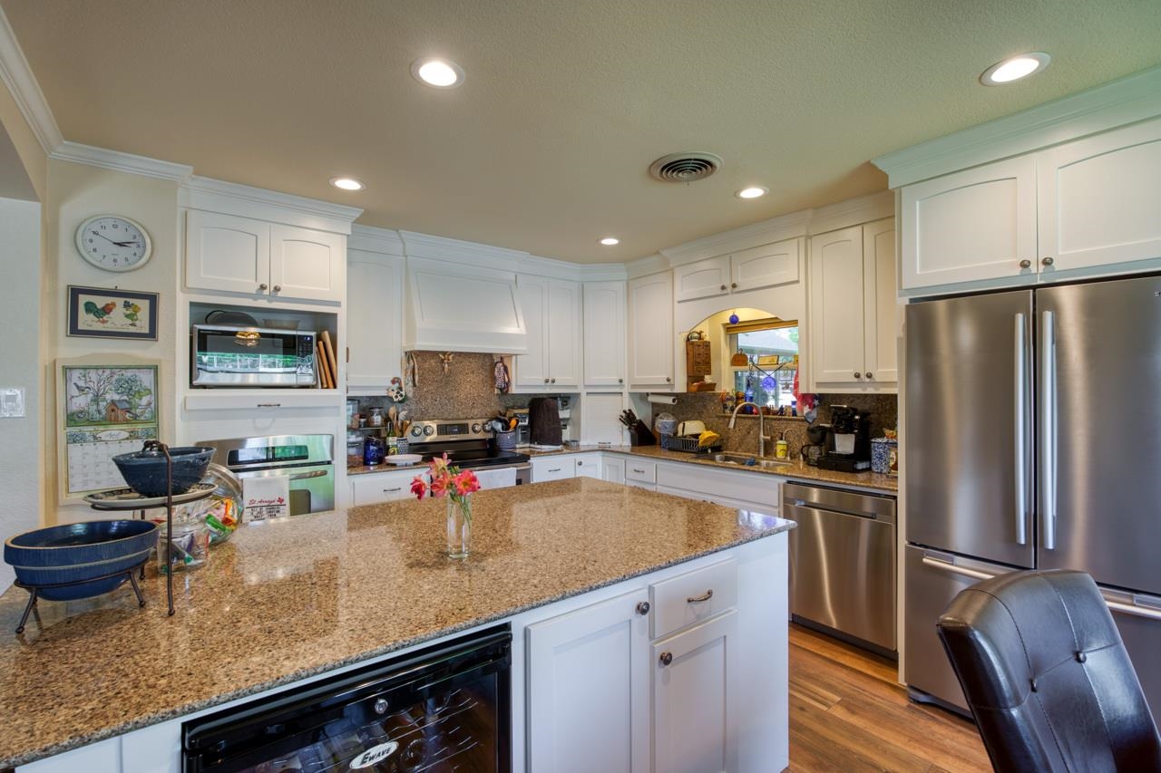 213 Lakeview Sunrise Beach TX 78643