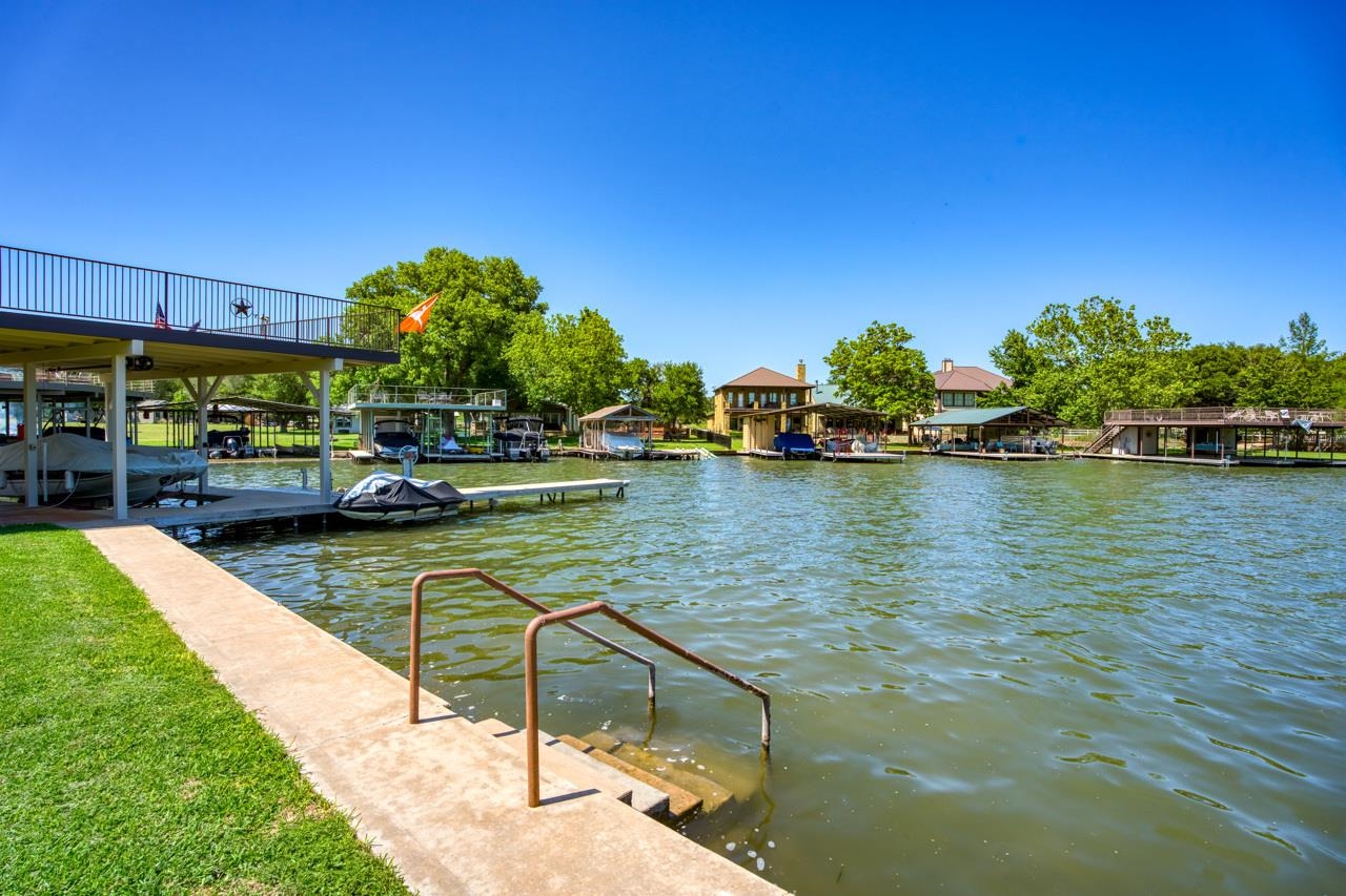 213 Lakeview Sunrise Beach TX 78643
