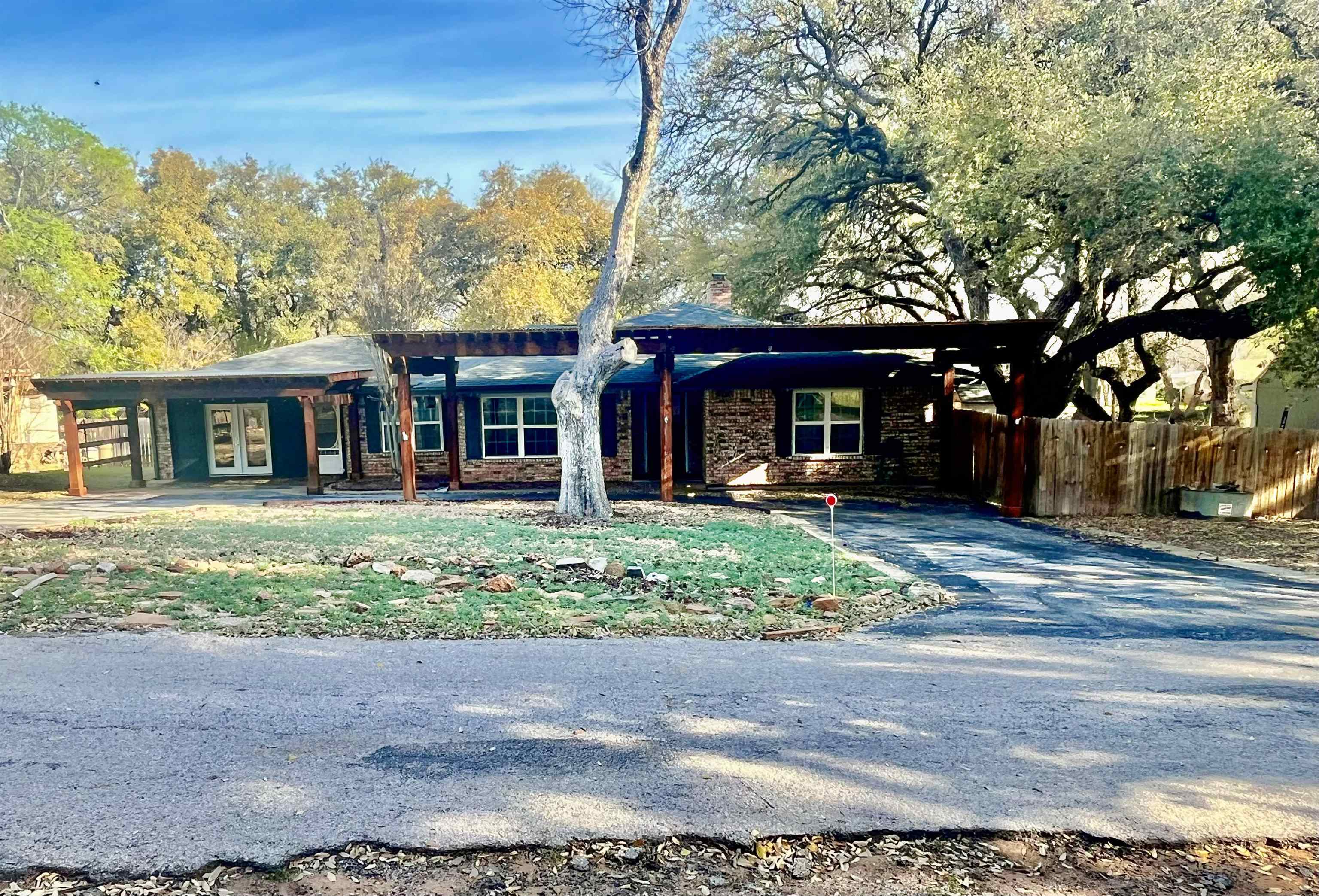 5303 Shady Oaks Circle Kingsland TX 78639