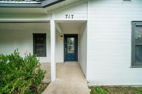 717 N Pierce Street Burnet TX 78611