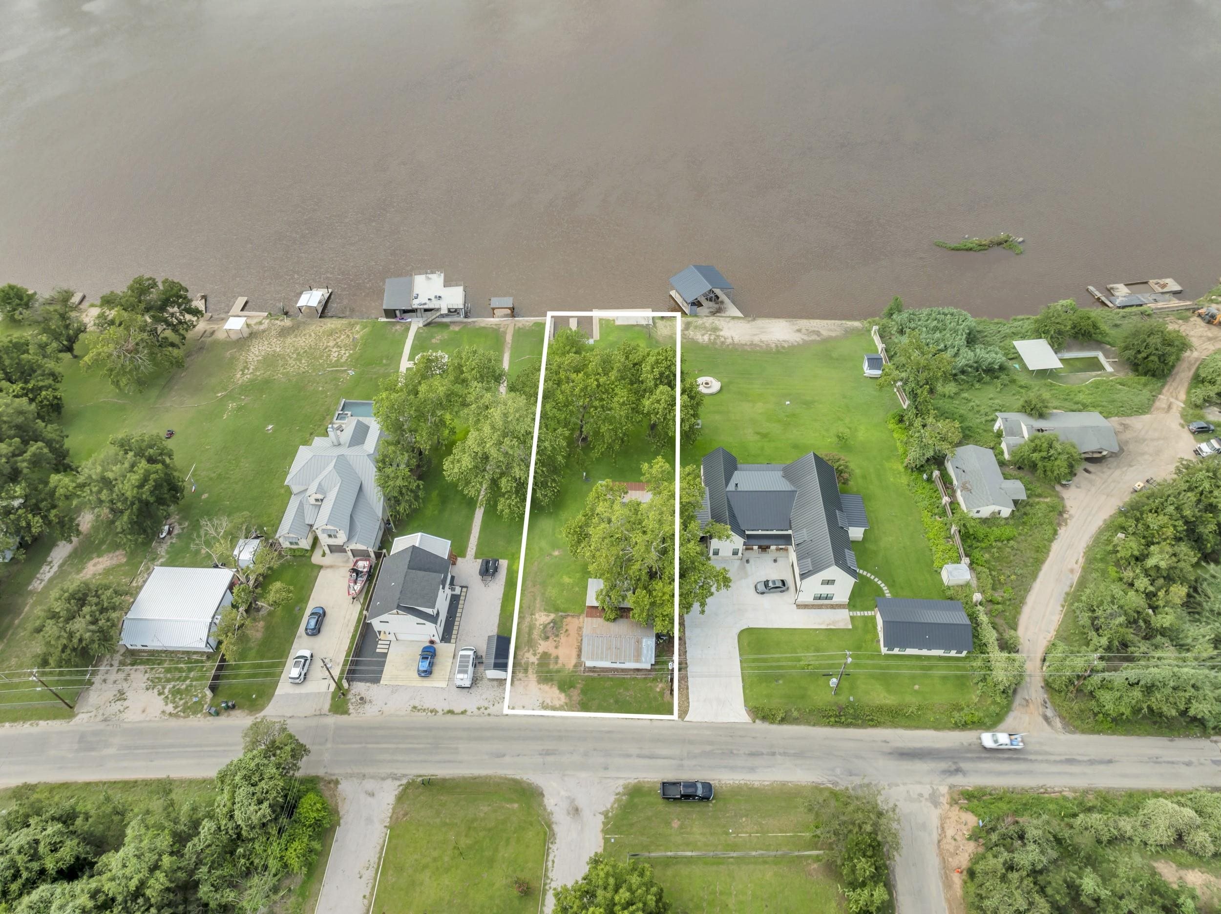 2622 River Oaks Drive Kingsland TX 78639