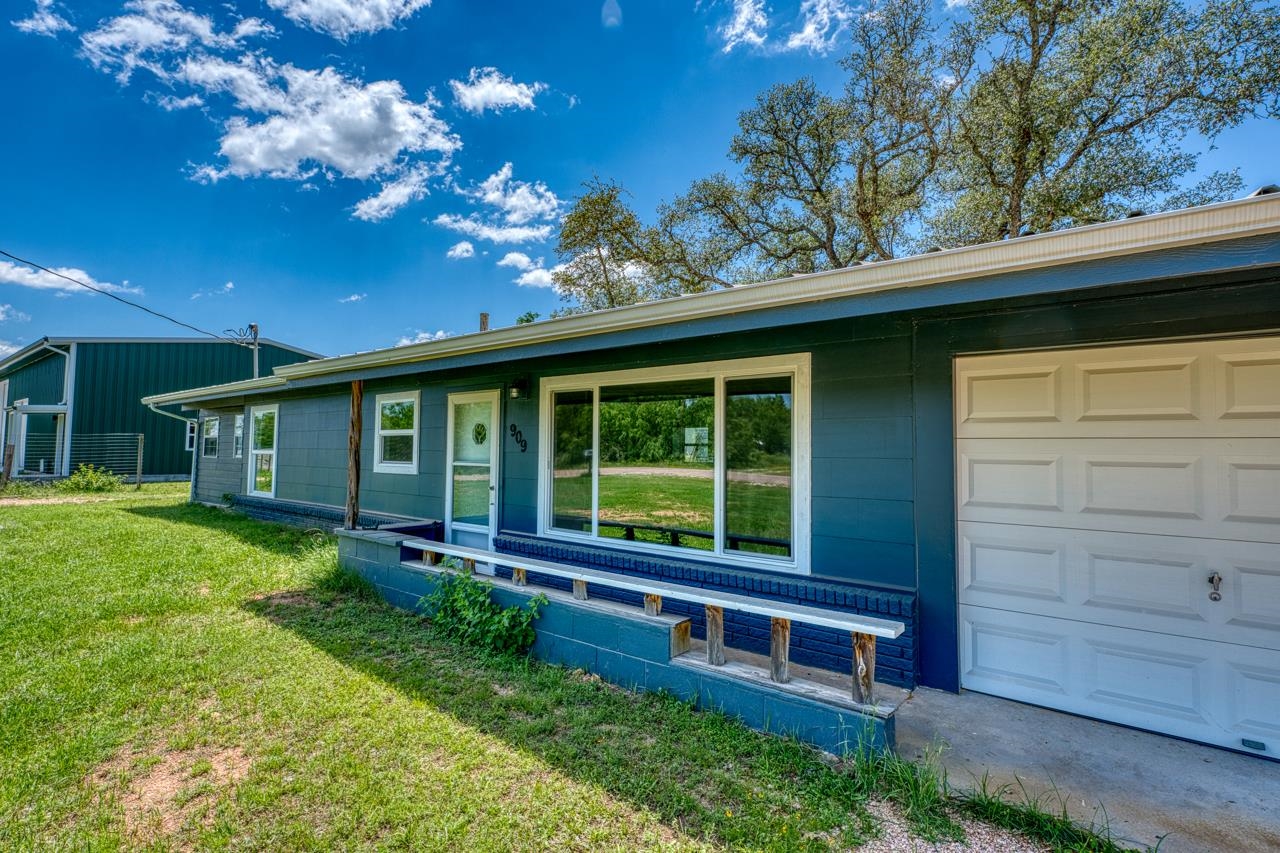 909 Circle Drive Sunrise Beach TX 78643
