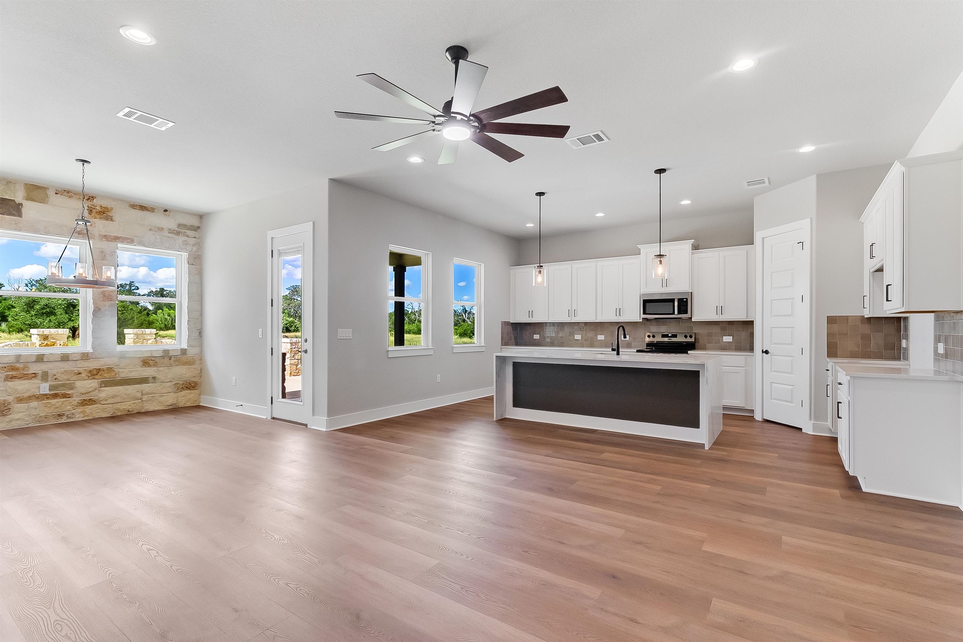 124 Draper Lane Bertram TX 78605